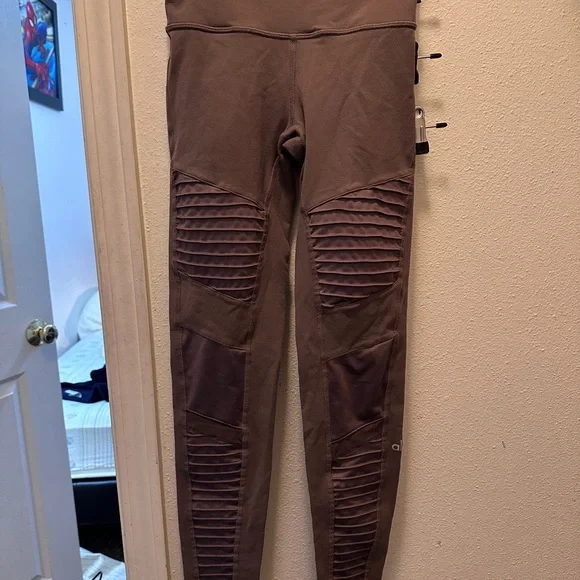 ALO Yoga Ribbed High-Waist Moto Legging - Picture 2 of 5